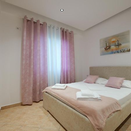 Vila Veli Brothers Sarande Exterior photo