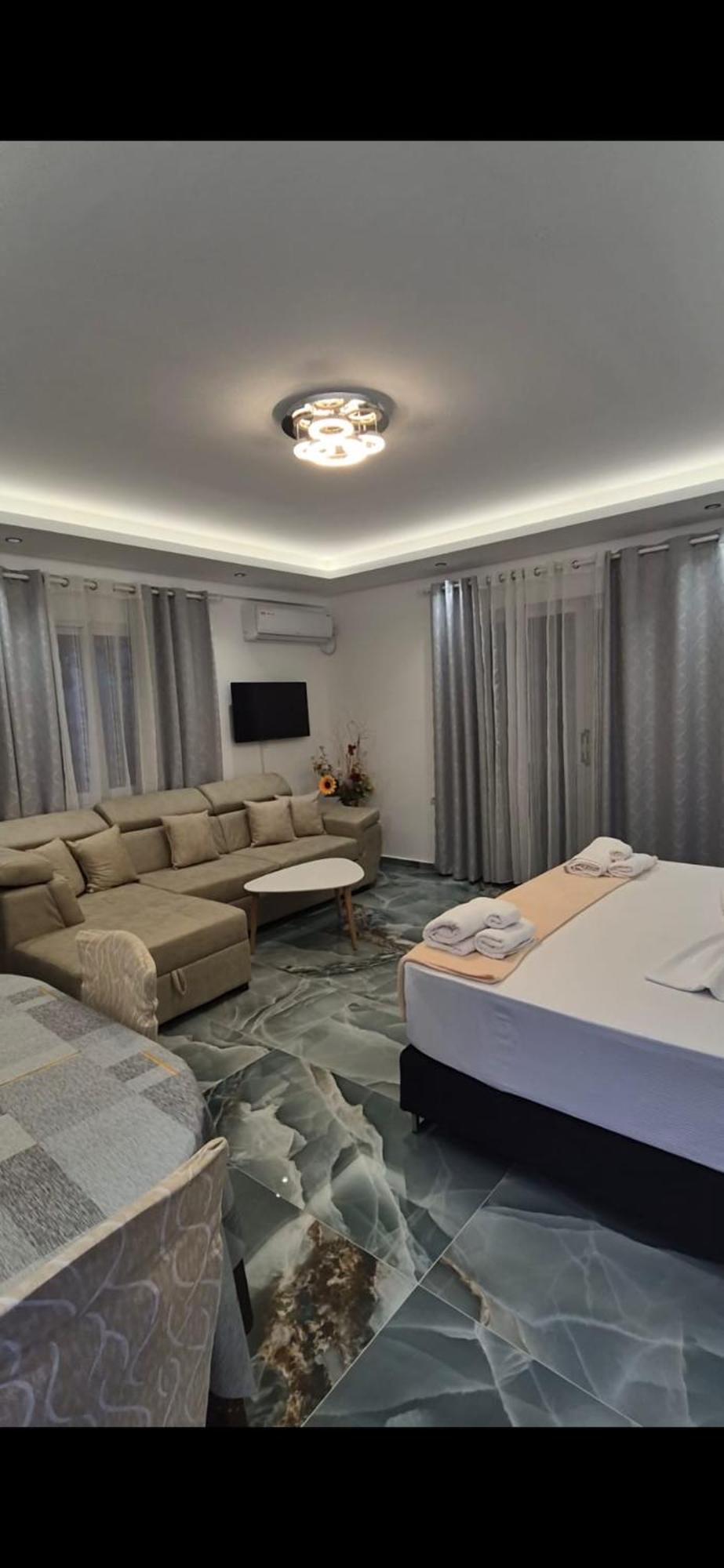 Vila Veli Brothers Sarande Exterior photo